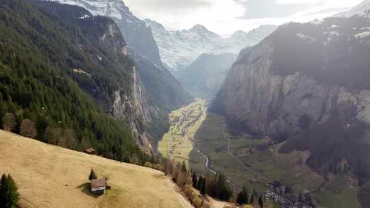 瑞士翁根小镇雪山峡谷