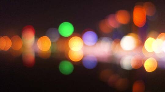 虚化的城市夜景霓虹光斑