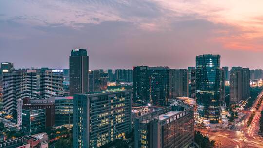 成都高新区-城市中轴线天府二街日转夜-车轨