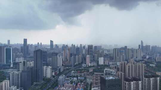 航拍湖北武汉城市暴雨来袭