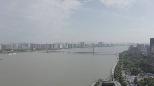 钱塘江两岸