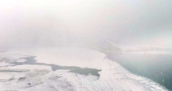 新疆南疆风光喀湖下雪航拍
