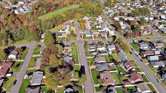 新泽西州的一个小型美国城镇社区，拥有屋顶