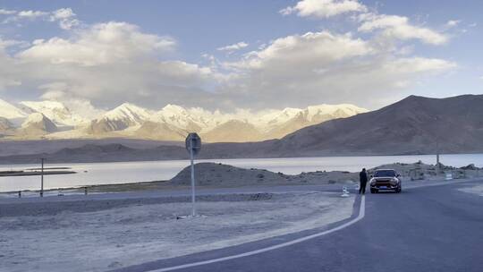 新疆喀什白沙湖公路穿越拍摄