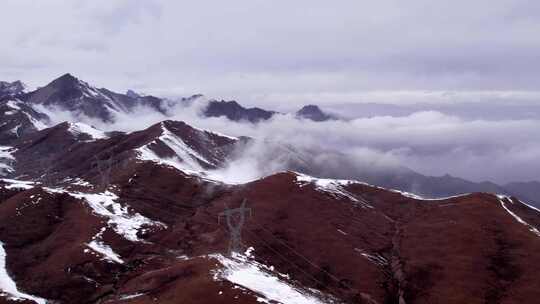 青海拉脊山雪山云雾航拍