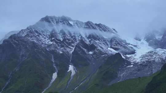 航拍四川甘孜海螺沟景区扇子山雪山风光