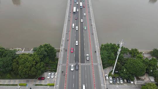 航拍城市交通车辆行驶