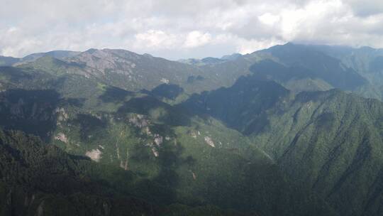 祖国壮丽山河连绵起伏高山