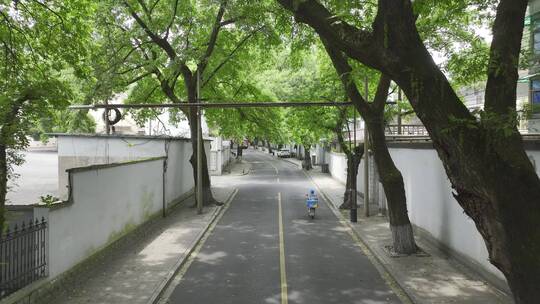 航拍中国杭州夏日万松岭路车流交通