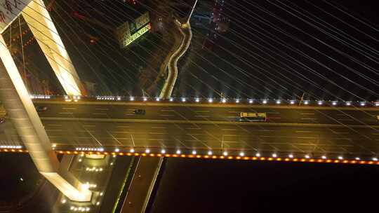 上海市黄浦区黄浦江南浦大桥桥梁夜晚夜景车