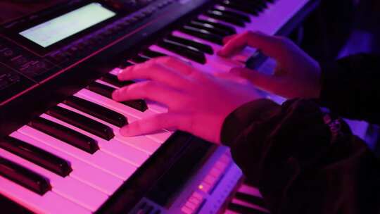 音乐聚会电子琴演奏弹琴特写素材视频素材模板下载