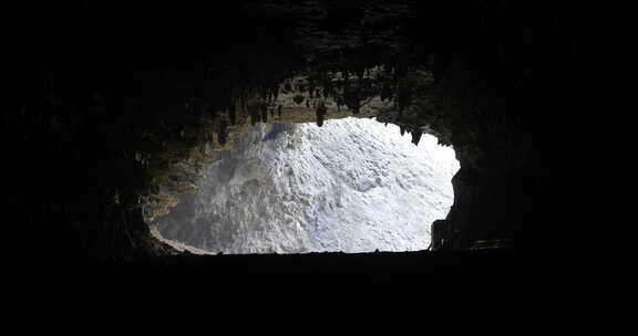 地下溶洞风光