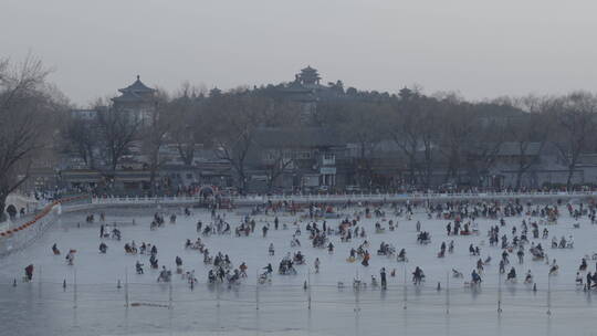 北京冬季什刹海冰场溜冰春节节日传统