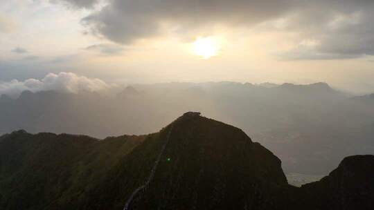 贵州六盘水老王山山脉云海日出自然风光