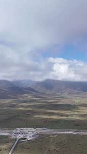 竖屏航拍西北巍峨高山祁连山