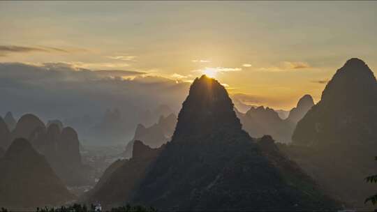 桂林漓江山水片头日落日出航拍延时风光风景