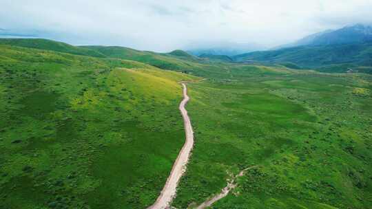 航拍草原公路 草原山路风景视频素材模板下载