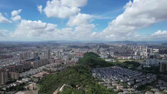 浙江台州城市风光天际线蓝天白云高楼建筑