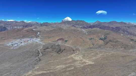 西藏阿里地区冈仁波齐神山雪山高空航拍