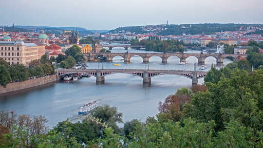 布拉格大桥，包括著名的查理大桥，捷克视频素材模板下载