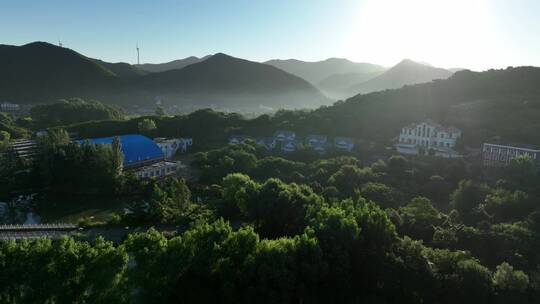 航拍千山山谷村庄风景