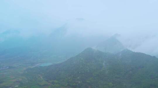 雨后云海群山山雾云海航拍