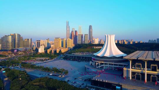 航拍南宁东盟商务区会展中心民歌湖傍晚