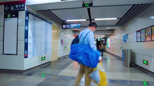 杭州地铁入口出口人流延时摄影视频素材模板下载