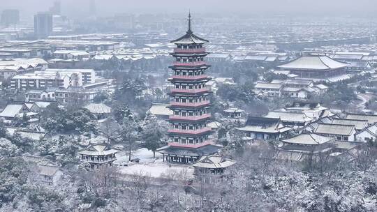 航拍扬州瘦西湖大明寺观音山宋夹城园林雪景