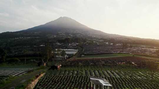 印尼火山村庄航拍