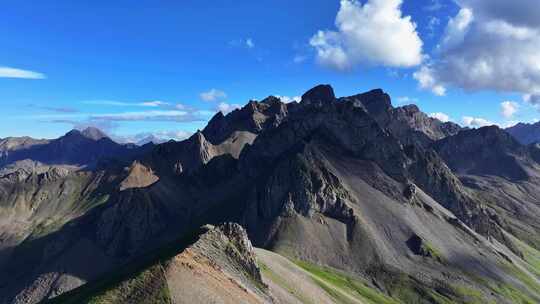 航拍四川阿坝小金大哇梁子垭口火焰峰风光