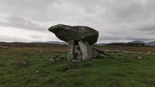 Dolmen，Drone，基尔克鲁尼，爱