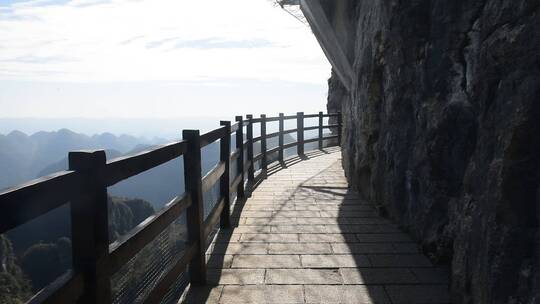 旅行恩施大峡谷绝壁栈道风景