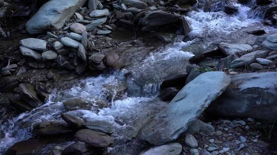 溪流小瀑布慢动作