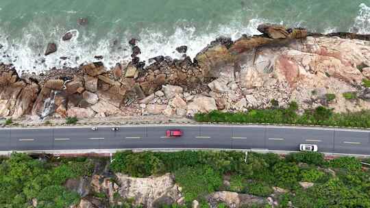 海边唯美公路大海海浪礁石航拍