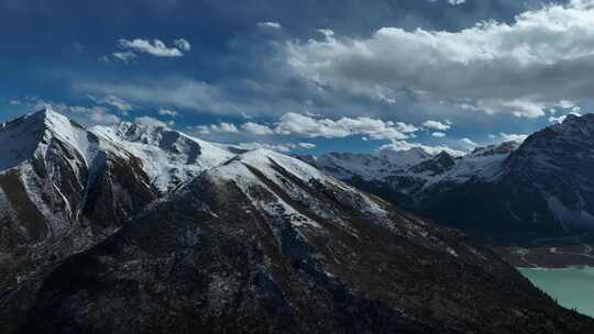 四川甘孜德格县雪山航拍雀儿山脉航拍