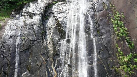 庐山秀峰瀑布近距离特写视频