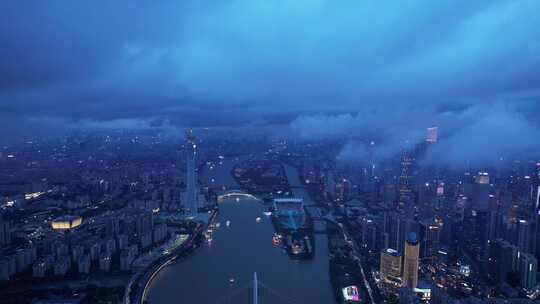 雨后云雾下的广州航拍