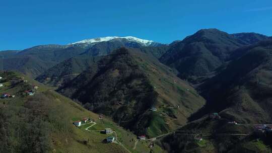 雪道景观山