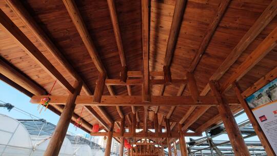 中式走廊凉亭屋顶榫卯木结构