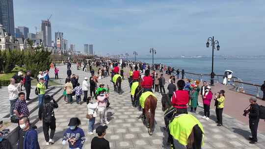 大连港东五街女骑警 合集