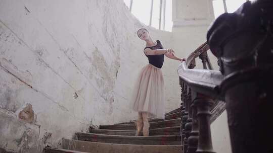 跳芭蕾舞的女人