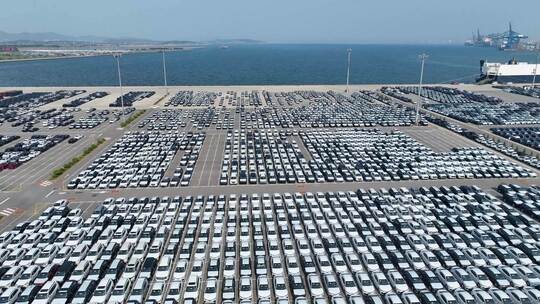 汽车码头 船舶航运 海运汽车 港口物流