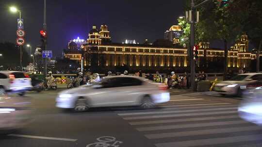 夜晚城市生活路口车流