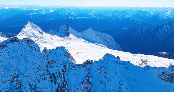 航拍川西高原达古冰川冬日风景壮丽雪山