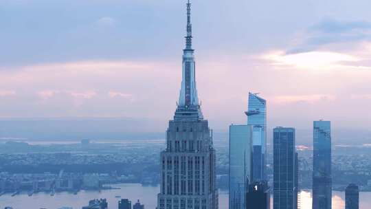 城市航拍纽约曼哈顿帝国大厦哈德逊河日落