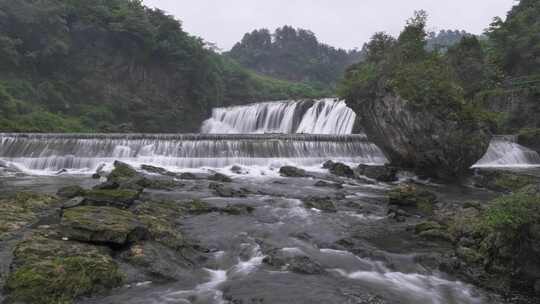 贵州穿洞河瀑布