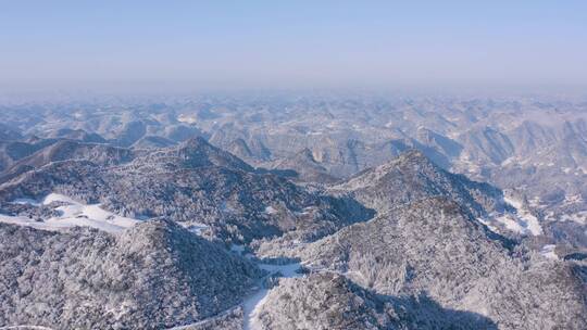 4k航拍恩施雪山雾凇峡谷风光