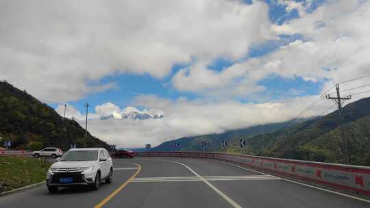 自驾游川藏线318国道折多山雪山公路风光