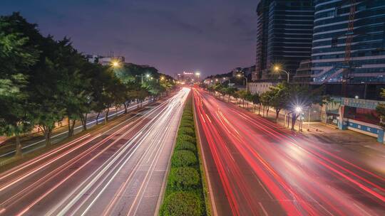 城市车流尾灯拖影延时